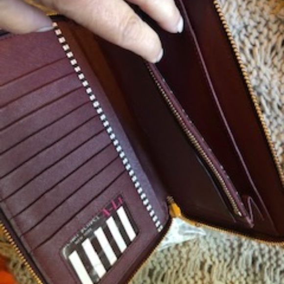 *HOST PICK* henri bendel Wallet *NEW* - Picture 9 of 13